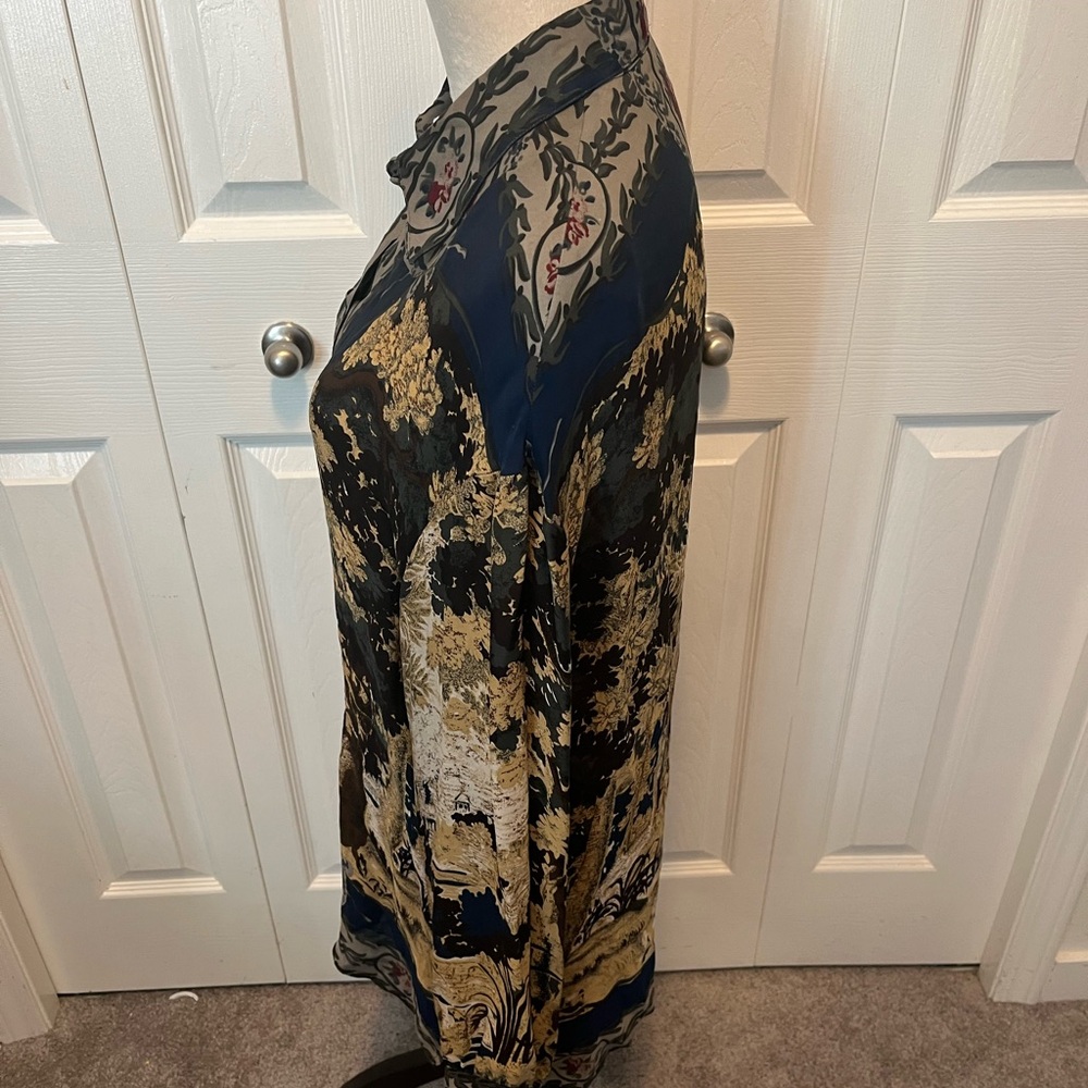 Holt Renfrew Silky Navy & Gold Printed Button-Down Shirt Size 10 Dry Cleaned - Picture 8 of 12